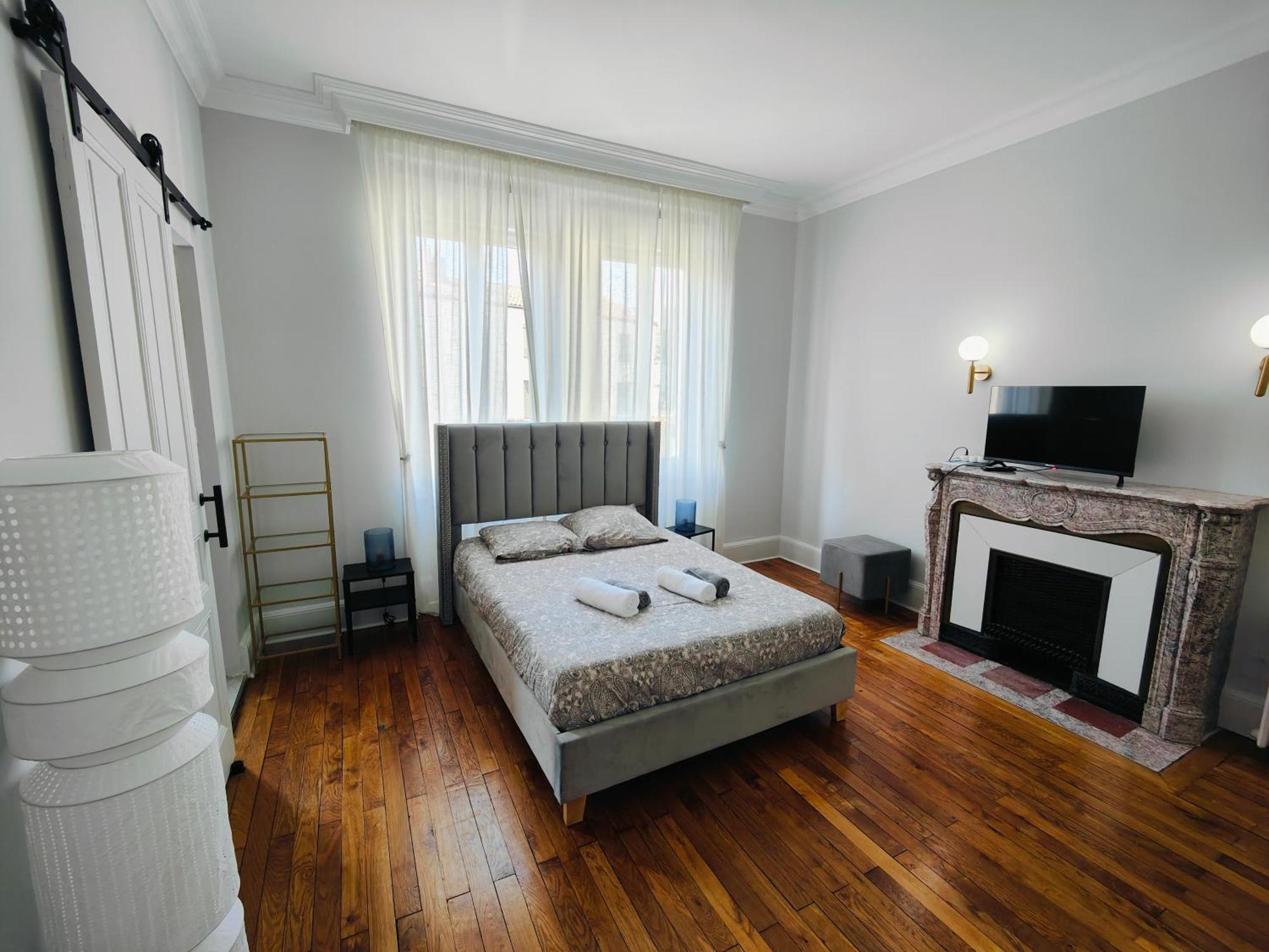 Self-Checkin Town House - Rooms To Rent In A Beautiful Modern Town House - Not A Hotel - Location De Chambres Avec Arrivee En Autonomie - Extra Fee For Sheets And Towels - Private Parking - Check Your Plateform Inbox And Follow Check-In Instructions Saint-Romain-en-Gal ภายนอก รูปภาพ