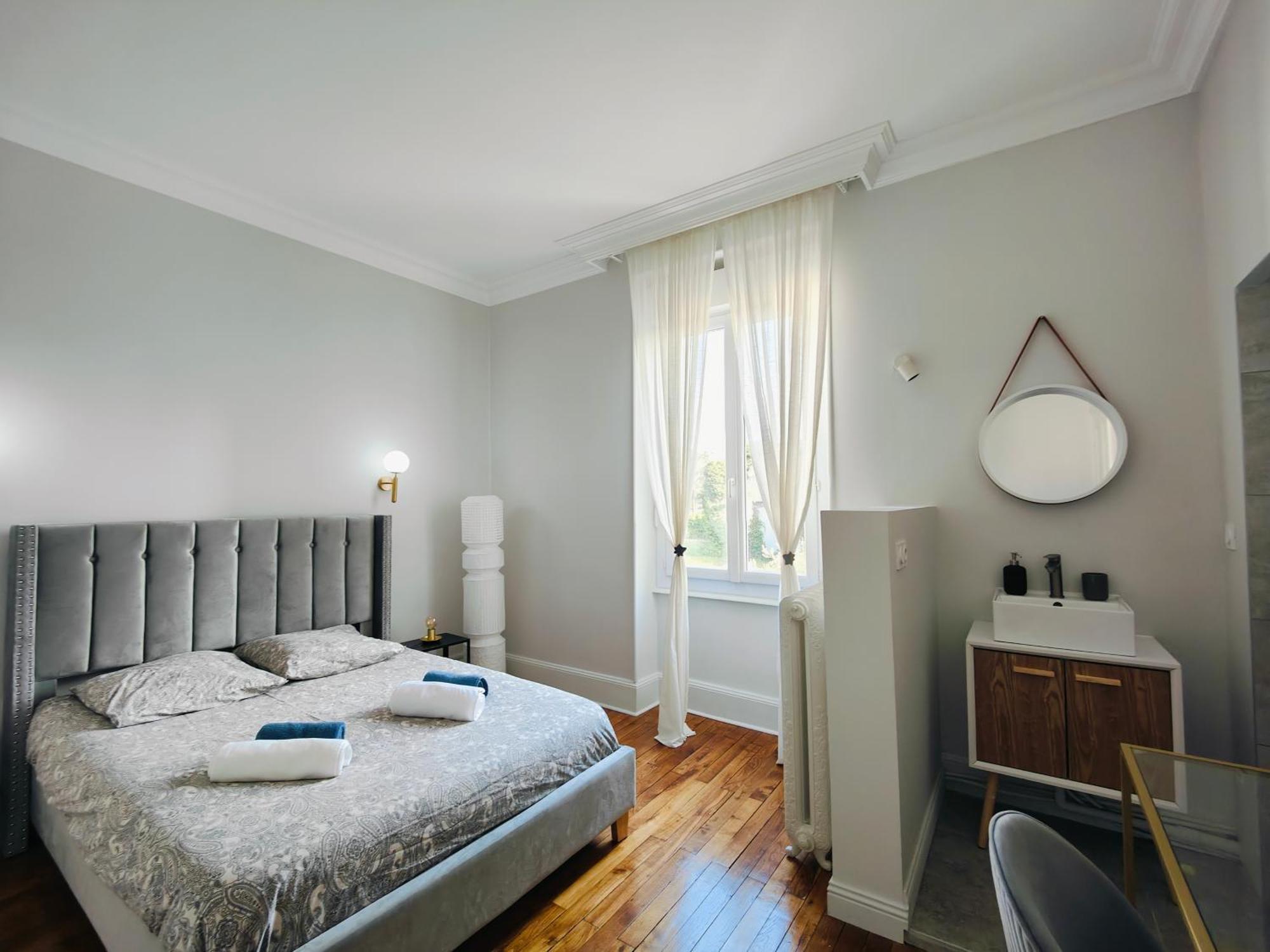 Self-Checkin Town House - Rooms To Rent In A Beautiful Modern Town House - Not A Hotel - Location De Chambres Avec Arrivee En Autonomie - Extra Fee For Sheets And Towels - Private Parking - Check Your Plateform Inbox And Follow Check-In Instructions Saint-Romain-en-Gal ภายนอก รูปภาพ